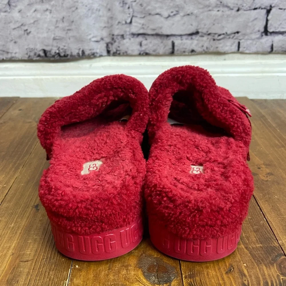 Ugg size 9 Fluffita red fuzzy platform slides